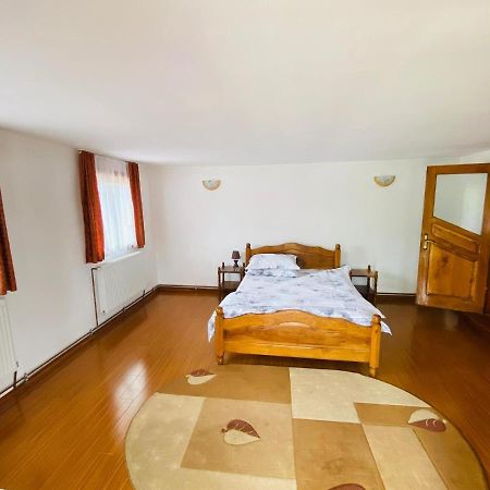 Casa De Vacanta Motata Novaci-Străini Zewnętrze zdjęcie