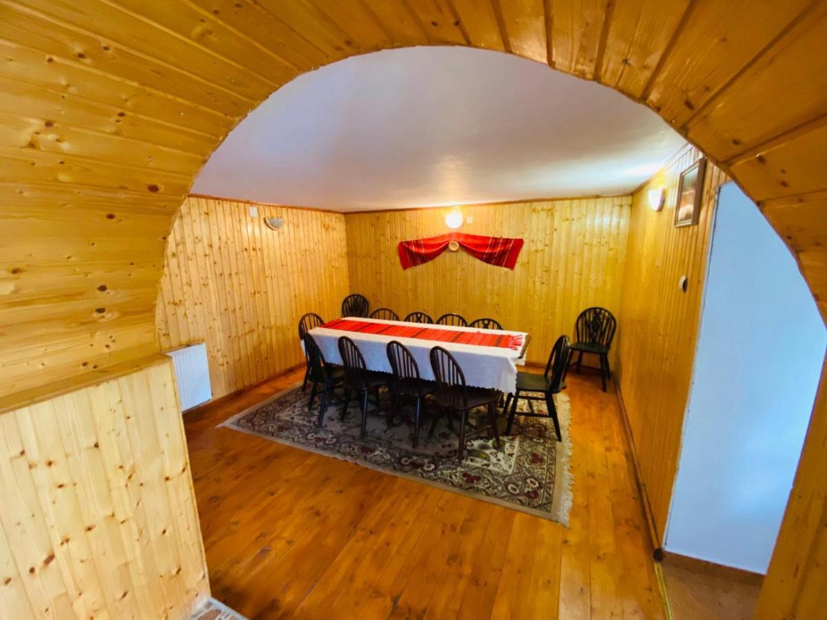 Casa De Vacanta Motata Novaci-Străini Zewnętrze zdjęcie