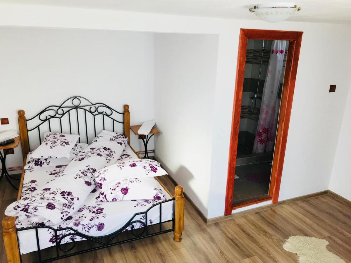 Casa De Vacanta Motata Novaci-Străini Zewnętrze zdjęcie