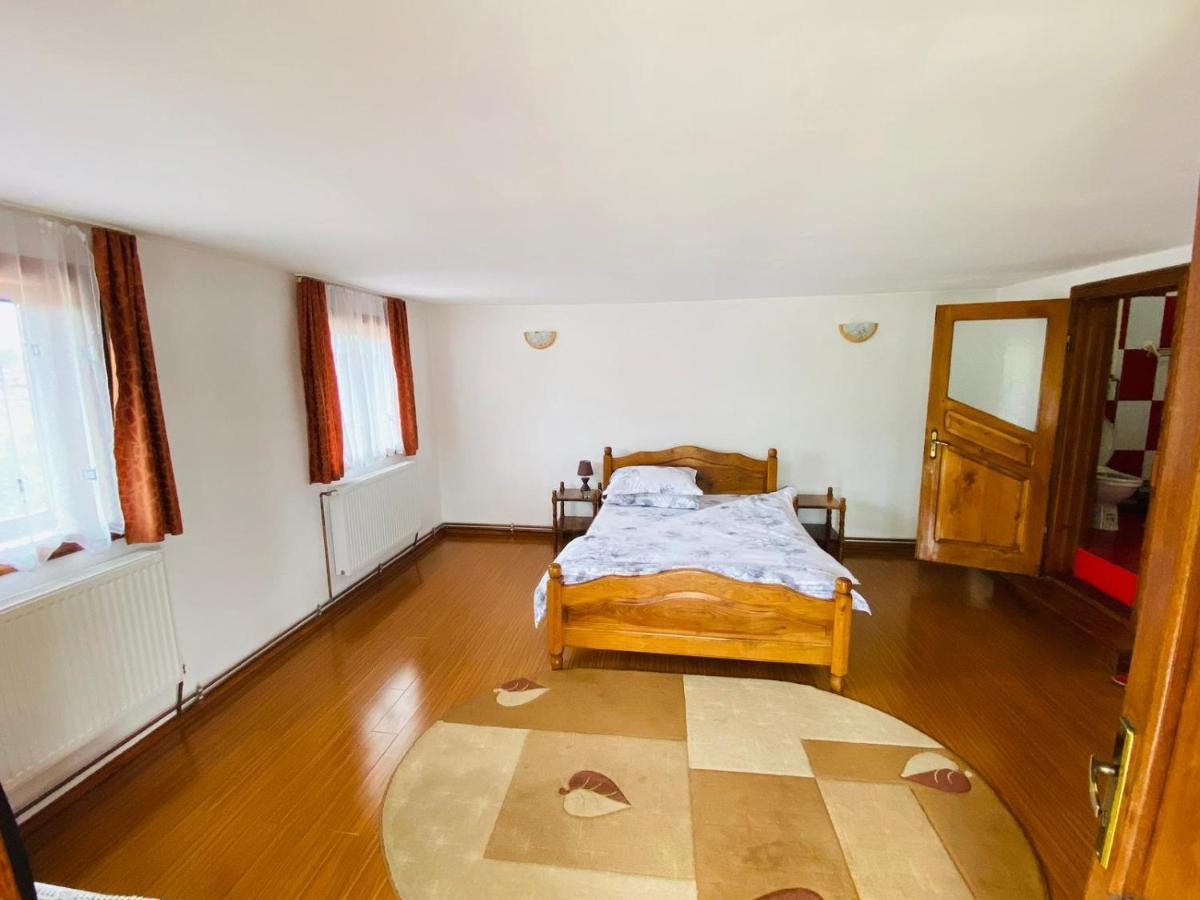 Casa De Vacanta Motata Novaci-Străini Zewnętrze zdjęcie