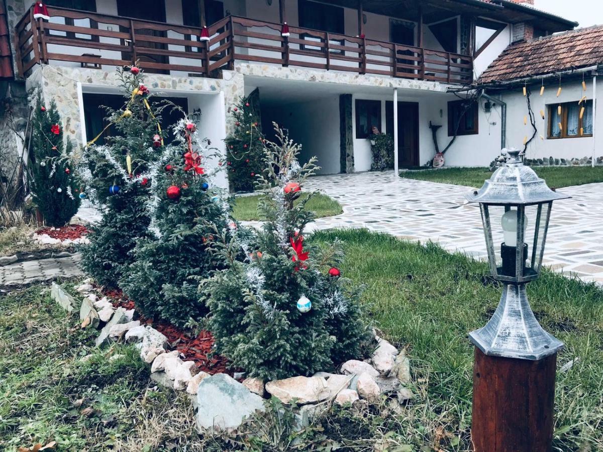 Casa De Vacanta Motata Novaci-Străini Zewnętrze zdjęcie